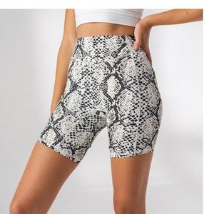 Balance Athletica/Vitality python rider shorts M